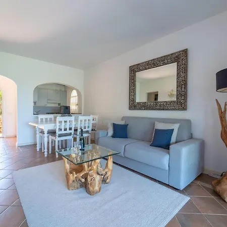 Garden Bay Apartment *