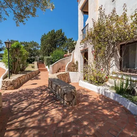 Garden Bay Apartment